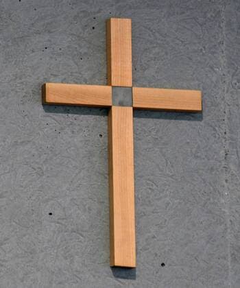 A cross hangs on a wall in the Franz Josef Strauss House of the CSU Headquarters in Munich Since 1 June 2018, the so-called Kreuzerlass in Bavaria applies According to the authorities in Bavaria Christian crosses in their offices attach The paragraph is in the entrance of each service building is as an expression Bavarias historical and cultural heritage is clearly visible in the form of a cross