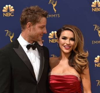 Actors Justin Hartley and Chrishell Hartley attend the 70th annual Primetime Emmy Awards at the Microsoft Theater in downtown Los Angeles on September 17, 2018.  LAP20180917456 CHRISTINExCHEW