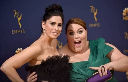 Actors Sarah Silverman (L) and Chrissy Metz attend the 70th annual Primetime Emmy Award at the Microsoft Theater in downtown Los Angeles on September 17, 2018.  LAP20180917116 CHRISTINExCHEW