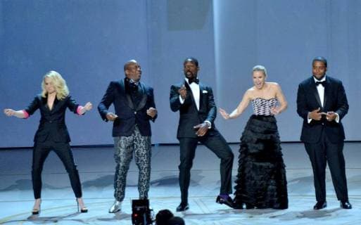 (L-R) Kate McKinnon, Tituss Burgess, Sterling K. Brown, Kristen Bell and Kenan Thompson perform onstage during the 70th annual Primetime Emmy Awards at the Microsoft Theater in downtown Los Angeles on September 17, 2018.  LAP20180917584 JIMxRUYMEN