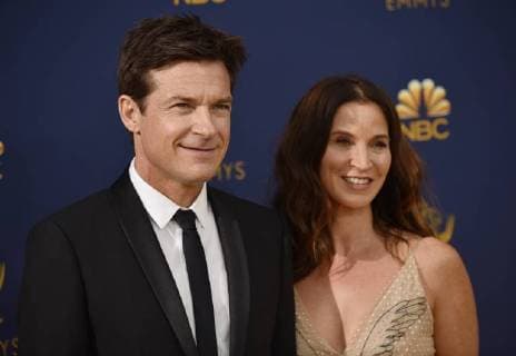 Actors Jason Bateman (L) and Amanda Anka attend the 70th annual Primetime Emmy Award at the Microsoft Theater in downtown Los Angeles on September 17, 2018.  LAP20180917222 CHRISTINExCHEW