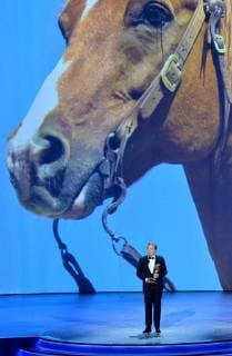 Actor Jeff Daniels accepts the Outstanding Lead Actor in a Limited Series or Movie award for Godless onstage during the 70th annual Primetime Emmy Awards at the Microsoft Theater in downtown Los Angeles on September 17, 2018.  LAP20180917999 JIMxRUYMEN