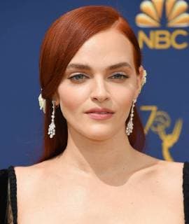 Madeline Brewer arriving at the 70th Primetime Emmy Awards in Los Angeles, California - Sept 17, 2018 - Emmy Awards 2018, Los Angeles California United States Microsoft Theatre  Copyright: xOConnor-Arroyox h_00544245