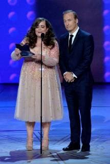 Actors Aidy Bryant (L) and Bob Odenkirk onstage during the 70th annual Primetime Emmy Awards at the Microsoft Theater in downtown Los Angeles on September 17, 2018.  LAP201809171009 JIMxRUYMEN
