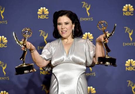 Entertainment Bilder des Tages Alex Borstein, winner of the award for Outstanding Supporting Actress in a Comedy Series for The Marvelous Mrs. Maisel appears backstage during the 70th annual Primetime Emmy Awards at the Microsoft Theater in downtown Los Angeles on September 17, 2018.  LAP201809171531 JIMxRUYMEN