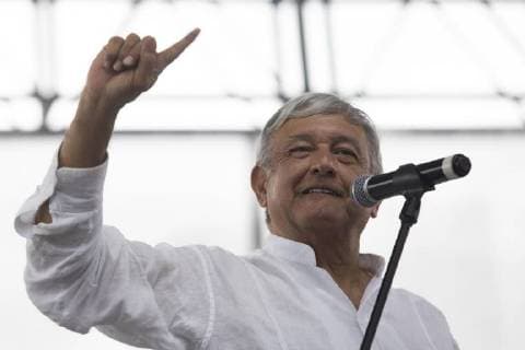 The president-elect of Mexico, Andrés Manuel López Obrador, speaks during his tour to thank Mexican in the city of Guadalajara, Jalisco, Mexico, on 18 September 2018, after the triumph in the elections held in July. López Obrador met privately with Governor Aristóteles Sandoval at the Government Palace where they discussed issues of infrastructure, security, and social programs. President-elect Andrés Manuel López Obrador participate in a tour around Mexico !ACHTUNG: NUR REDAKTIONELLE NUTZUNG!  Copyright: xFranciscoxGuascox MEX054 20180919-636729288752252127