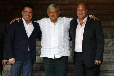 September 18, 2018 - EUM20180918POL13.JPG.GUADALAJARA, Jal.- Transition Transicion-Gobierno.- El presidente electo de Mexico, Andres Manuel Lopez Obrador, se reunio con el gobernador saliente Aristoteles Sandoval Diaz izq.- y el entrante Enrique Alfaro, en el Palacio de Gobierno de Guadalajara, este martes 18 de septiembre de 2018. Foto: Agencia EL UNIVERSAL Yadin Xolalpa RCC.  - ZUMAu78_ 20180918_zaf_u78_027 Copyright: xYadinxXolalpaxElxUniversalx