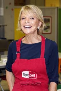Uschi Glas bei einem gesunden Frühstück mit der Organisation brotZeit e.V. an der Grundschule am Ravensburger Ring. München, 19.09.2018 *** Uschi Glas at a healthy breakfast with the organization brotZeit e V at the primary school at Ravensburger Ring Munich 19 09 2018 Foto:xD.xBedrosianx xFuturexImage