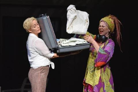 Entertainment Bilder des Tages Gesine Cukrowski, Marion Kracht bei der Fotoprobe zum Theaterstück Willkommen bei den Hartmanns in der Komödie am Kurfürstendamm im Schiller Theater in Berlin am 19.09.2018 *** Gesine Cukrowski Marion Kracht at the photo sample for the play Welcome to the Hartmanns in the Comedy on the Kurfürstendamm in the Schiller Theater in Berlin on 19 09 2018