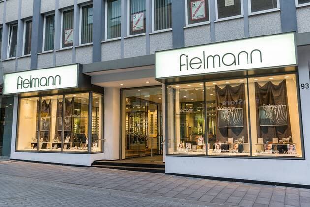 Bochum THEME PICTURE Business Fairs 21 09 2018 Branch of Fielmann at THEMENBILD stores 21 09 2018 Copyright: xMarioxHommesx Eibner-Pressefotox EP_mhs