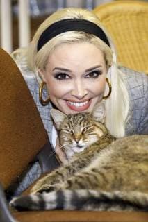 Daniela Katzenberger with cat at a photo session to present her calendar I Love Cats 2019 of whose proceeds of sale a part of the German Animal Welfare Association goes to the shelter Düren Düren 21 09 2018 Foto:xC.xHardtx xFuturexImage