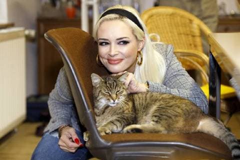 Daniela Katzenberger with cat at a photo session to present her calendar I Love Cats 2019 of whose proceeds of sale a part of the German Animal Welfare Association goes to the shelter Düren Düren 21 09 2018 Foto:xC.xHardtx xFuturexImage