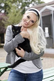 Daniela Katzenberger with cat at a photo session to present her calendar I Love Cats 2019 of whose proceeds of sale a part of the German Animal Welfare Association goes to the shelter Düren Düren 21 09 2018 Foto:xC.xHardtx xFuturexImage