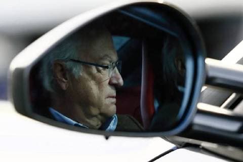 Entertainment Bilder des Tages Köngi Carl Gustaf in Mantorp 180922 Kungen - Carl XVI Gustaf - anländer i en Ferrari till STCC-finalen 2018 pa Mantorp Park den 22 september 2018 i Mantorp.  Copyright: PETERxHOLGERSSON 36592342st