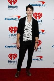 Actor Darren Criss arrives for the iHeartRadio Music Festival at the T-Mobile Arena in Las Vegas, Nevada on September 21, 2018.  LVP2018092179 JAMESxATOA