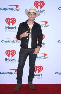 22 September 2018 - Las Vegas, NV - Dustin Lynch. 2018 iHeartradio Music Festival at T-Mobile Arena. Photo Credit: MJT AdMedia 230404 2018-09-22 NV Las Vegas Etats-Unis  Copyright: xAdMediax STAR_230404_007