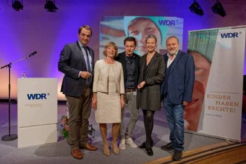 Presentation of the WDR Childrens Rights Award 2018 The WDR Childrens Rights Prize was awarded 12 times this year In the picture from left to right the presenters Nathanael Liminski State Secretary and Head of the State Chancellery of North Rhine-Westphalia Daniela Schadt UNICEF Board Member and former UNICEF Patron Andre Gatzke KiKa Moderator and WDR Radio Di