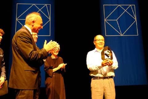23 09 2018 xkhx Kassel Kasseler Bürgerpreis Award Ceremony Glass of Reason 2018 to the Peruvian farmer Saul Luciano Lliuya of the electricity giant RWE sued as one of the polluters to pay the cost of the prevention measures against flooding Picture shows farmer Saul Luciano Lliuya with the price