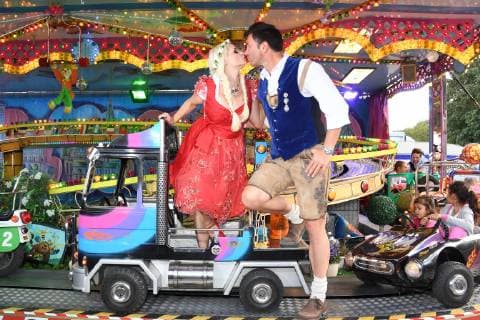 Entertainment Bilder des Tages Daniela Katzenberger mit Ehemann Lucas Cordalis Wies«n 2018 Almauftrieb Käfer Schänke 2. Tag Tracht, Dirndl Bier München 23. September 2018 *** Daniela Katzenberger with husband Lucas Cordalis Wiesn 2018 Cattle drive Beetle tavern 2 day costume dirndl beer Munich 23 September 2018