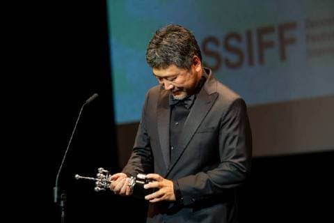 September 23, 2018 - San Sebastian, Spain - Japanese director Hirokazu Kore-Eda receives the Donostia Award in recognition of his prestigious film career during the 66th San Sebastian Film Festival, in the northern Spanish Basque city of San Sebastian on September 23, 2018. San Sebastian Spain  - ZUMAn230 20180923_zaa_n230_1064 Copyright: xManuelxRomanox