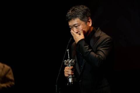 September 23, 2018 - San Sebastian, Spain - Japanese director Hirokazu Kore-Eda receives the Donostia Award in recognition of his prestigious film career during the 66th San Sebastian Film Festival, in the northern Spanish Basque city of San Sebastian on September 23, 2018. San Sebastian Spain  - ZUMAn230 20180923_zaa_n230_1068 Copyright: xManuelxRomanox