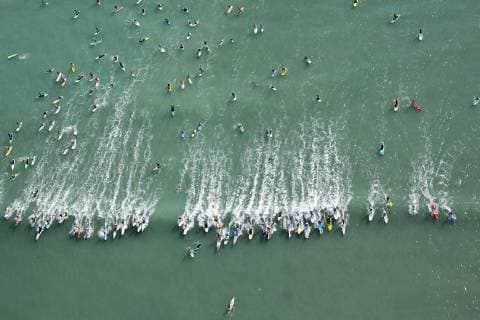IMAGO Creative: Sommer Sport - Strand Competitors at the fifth annual Rainbow Sandals and Gerry Lopez Battle of the Paddle at Doheny State Beach try for a new Guinness World Record, attempting to break the existing record for the most surfers riding a single wave in Dana Point, CA on September 30, 2012. The current record was set in Cape Town, South Africa in 2009 when 110 surfers shared a wave., Dana Point CA United States Copyright: LoganxMock-Bunting 4719100019