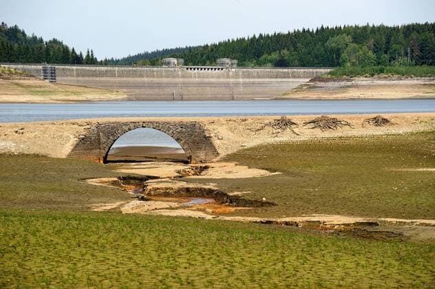 Europe Germany Saxony Osterzgebirge Landkreis Sächsische Schweiz Dam Lehnmühle on approx. 20 drained tank the bridge of Steinbrückmühle is normally under the water level