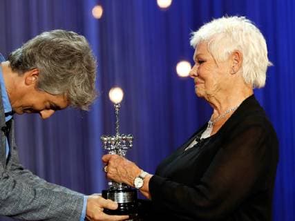 British actress Judy Dench receives the Donostia Award during the 66th edition of San Sebastian international Film Festival (SSIFF), in San Sebastian, Basque Country, northern Spain, 25 September 2018. The SSIFF will be held from 21 to 29 September 2018. 66th edition of San Sebastian international Film Festival (SSIFF) !ACHTUNG: NUR REDAKTIONELLE NUTZUNG!  Copyright: xJavierxEtxezarretax GRAF2512 20180925-636735032960563268