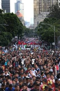 September 26 2018 EUM20180926NAC20 JPG CITY OF MEXICO Student Normalistas Ayotzinapa September 26, 2018 Student activists and social organizations marched this Wednesday from the Angel of Independence to the capitals Zocalo four years after the disappearance of the 43 students of the Escuela Normal Rural Raul Isidro Burgos of Ayotzinapa Guer  - ZUMAu78_ 20180926_zaf_u78_070 Copyright: xValentexRosasx