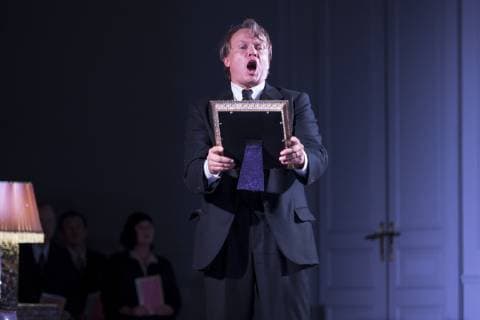 Saenger Ales Briscein as Paul with picture of Marie on 26 09 2018 during the photo rehearsal for the music theater Psychothriller DIE TOTE STADT in the Berlin Komische Oper Unter den Linden Premiere 30 09 2018 The dead city of Berlin