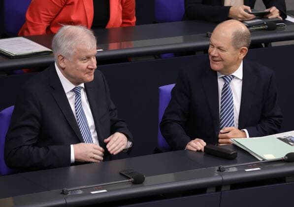 Horst Seehofer Federal Ministry of the Interior Olaf Scholz Vice-Chancellor Germany Berlin Bundestag Annual Report on the Status of German Unity 2018