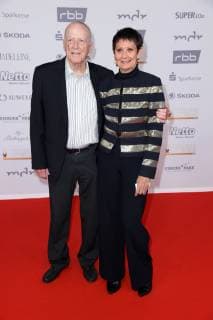 Wolfgang Kohlhaase with his wife Emoeke Poestenyi at the Goldene Henne 2018 in the Messe Leipzig on 28 09 2018 Red carpet
