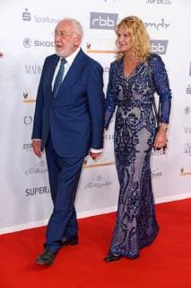 Dieter Hallervorden with girlfriend Christiane Zander at the Goldene Henne 2018 in the Messe Leipzig on 28 09 2018 Red Carpet