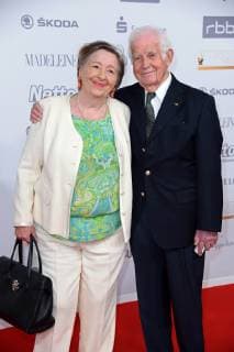 Kurt Biedenkopf with his wife Ingrid at the Goldene Henne 2018 in the Messe Leipzig on 28 09 2018 Red carpet