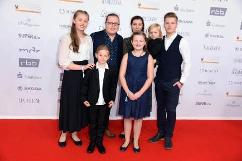 Angelo Kelly and family at the Goldene Henne 2018 at Messe Leipzig on 28 09 2018 Red carpet