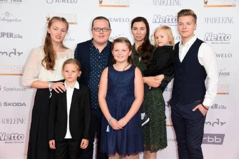 Angelo Kelly and family at the Goldene Henne 2018 at Messe Leipzig on 28 09 2018 Red carpet