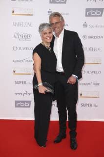 Birgit Schrowange with friend Frank Spothelfer at the 24th Golden Henne 2018 in Leipzigs Leipzig Fair 28 09 2018 Foto:xS.xGabschx xFuturexImage