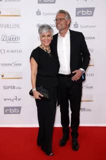 Birgit Schrowange with friend Frank Spothelfer at the 24th Golden Henne 2018 in Leipzigs Leipzig Fair 28 09 2018 Foto:xS.xGabschx xFuturexImage