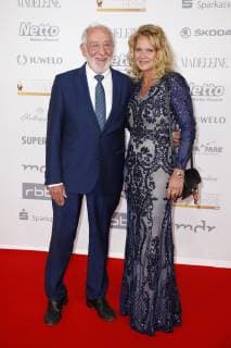 Dieter Hallervorden with her friend Christiane Zander at the 24th Goldene Henne 2018 in the Leipziger Messe Leipzig 28 09 2018 Foto:xS.xGabschx xFuturexImage