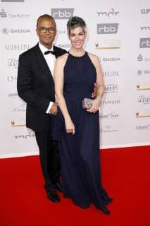 Nikolaus Okonkwo with wife Cheryl Shepard at the 24th Golden Henne 2018 in the Leipziger Messe Leipzig 28 09 2018 Foto:xS.xGabschx xFuturexImage
