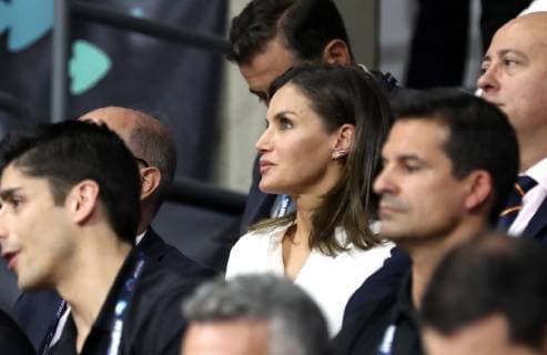 Spain s Queen Letizia (C) attends the bronze medal match between Spain and Belgium in the 2018 FIBA Women s Basketball World Cup played at Santiago Martin Arena pavilion, in Tenerife, Spain, 30 September 2018. 2018 FIBA Women s Basketball World Cup !ACHTUNG: NUR REDAKTIONELLE NUTZUNG!  Copyright: xElviraxUrquijoxA.x GRAF6987 20180930-636739339019163500