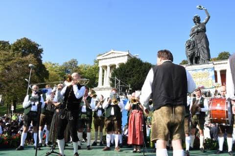 Blaskapelle BlaskapelleMuenchen 30 09 18 Theresienwise Oktoberfest Meadows Kapellen Stand concert under Bavaria Oktoberfest