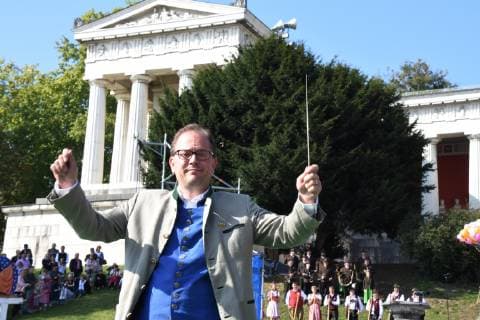 Manuel Pretzl Wiesen City Council Muenchen 30 09 18 Theresienwise Oktoberfest Meadows Chapels Stand concert under Bavaria Oktoberfest