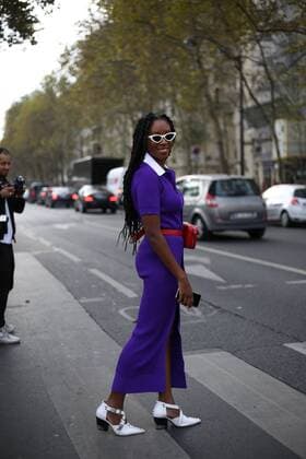 Chrissy Rutherford posing on the street outside the Loewe show during Paris Fashion Week - Sept 28, 2018 - PFW: Spring 2019 Street Style Day 5, Paris France  Copyright: xValentinaxRanierix h_00553790