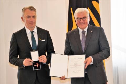 Neo Rauch Frank Walter Steinmeier Federal Cross of Merit awarded by Federal President Frank Walter Steinmeier to a total of 29 personalities at Schloss Bellevue Order of Merit of the Federal Republic of Germany Berlin Berlin Germany Schloss Bellevue