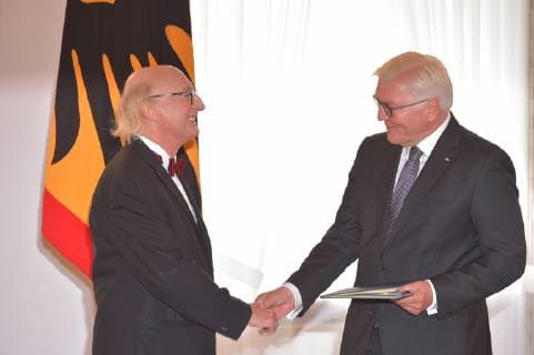Otto Waalkes Federal President Frank Walter Steinmeier at the awarding of the Order of Merit for Special Achievements for the Day of German Unity at Schloss Bellevue in Berlin on 02 10 2018