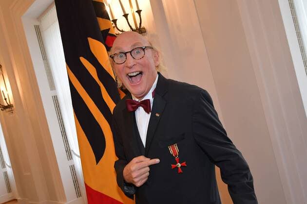 Otto Waalkes with medal at the awarding of the Order of Merit for Special Achievements for the Day of German Unity at the Bellevue Palace in Berlin on 02 10 2018