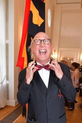 Otto Waalkes with medal at the awarding of the Order of Merit for Special Achievements for the Day of German Unity at the Bellevue Palace in Berlin on 02 10 2018