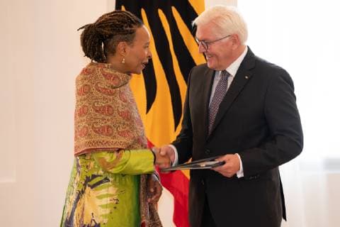 Jocelyn B Smith Frank Walter Steinmeier Federal Cross of Merit awarded by Federal President Frank Walter Steinmeier to a total of 29 personalities at Schloss Bellevue Order of Merit of the Federal Republic of Germany Berlin Berlin Germany Schloss Bellevue