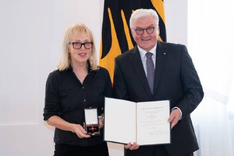 Annette Humpe Frank Walter Steinmeier Federal Cross of Merit awarded by Federal President Frank Walter Steinmeier to a total of 29 personalities at Schloss Bellevue Order of Merit of the Federal Republic of Germany Berlin Berlin Germany Schloss Bellevue